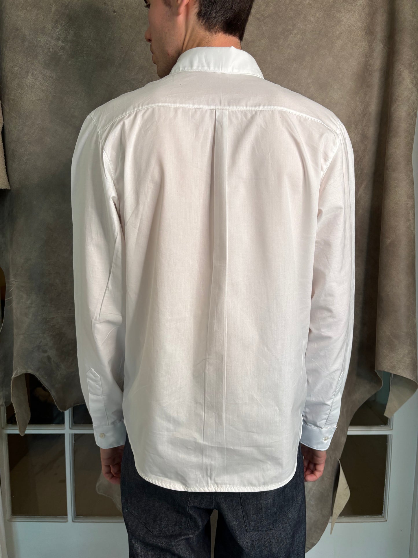 PLEATED BUTTON DOWN - WHITE