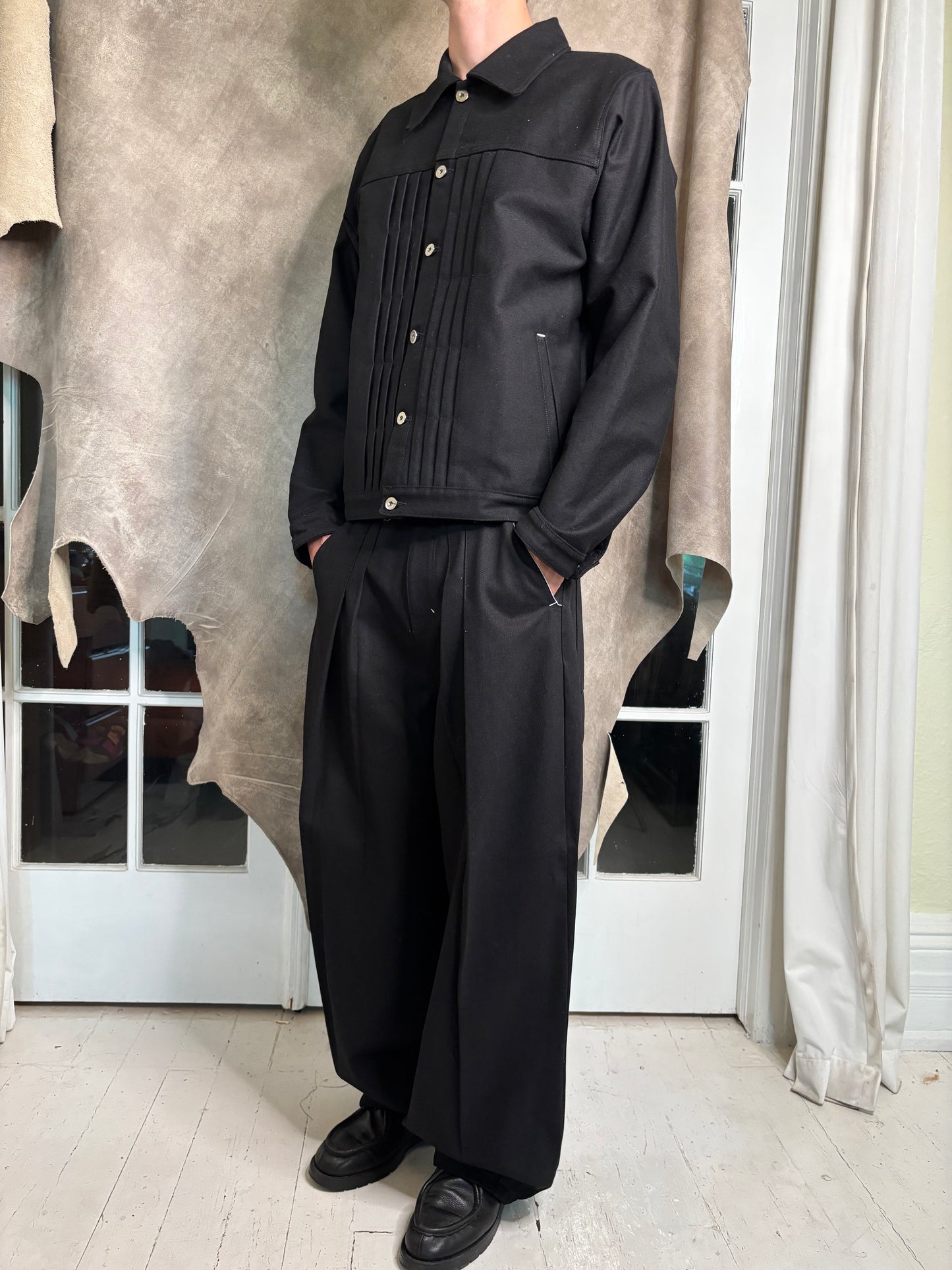 PLEATED TRUCKER