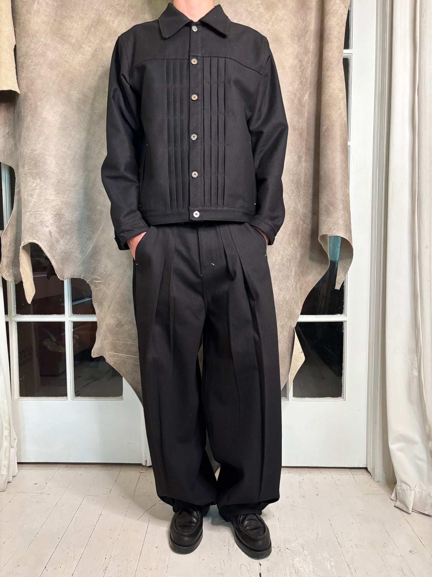 PLEATED TRUCKER