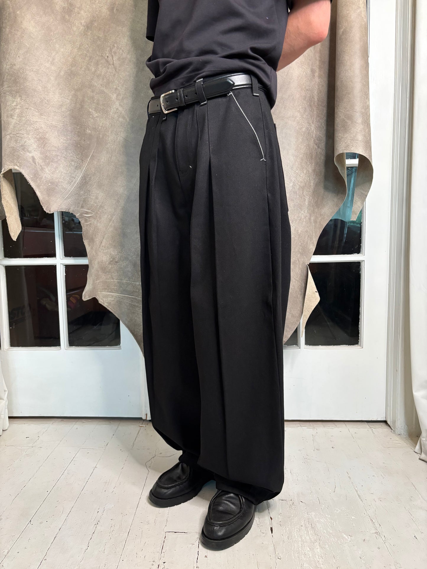 CLASSIC TROUSERS