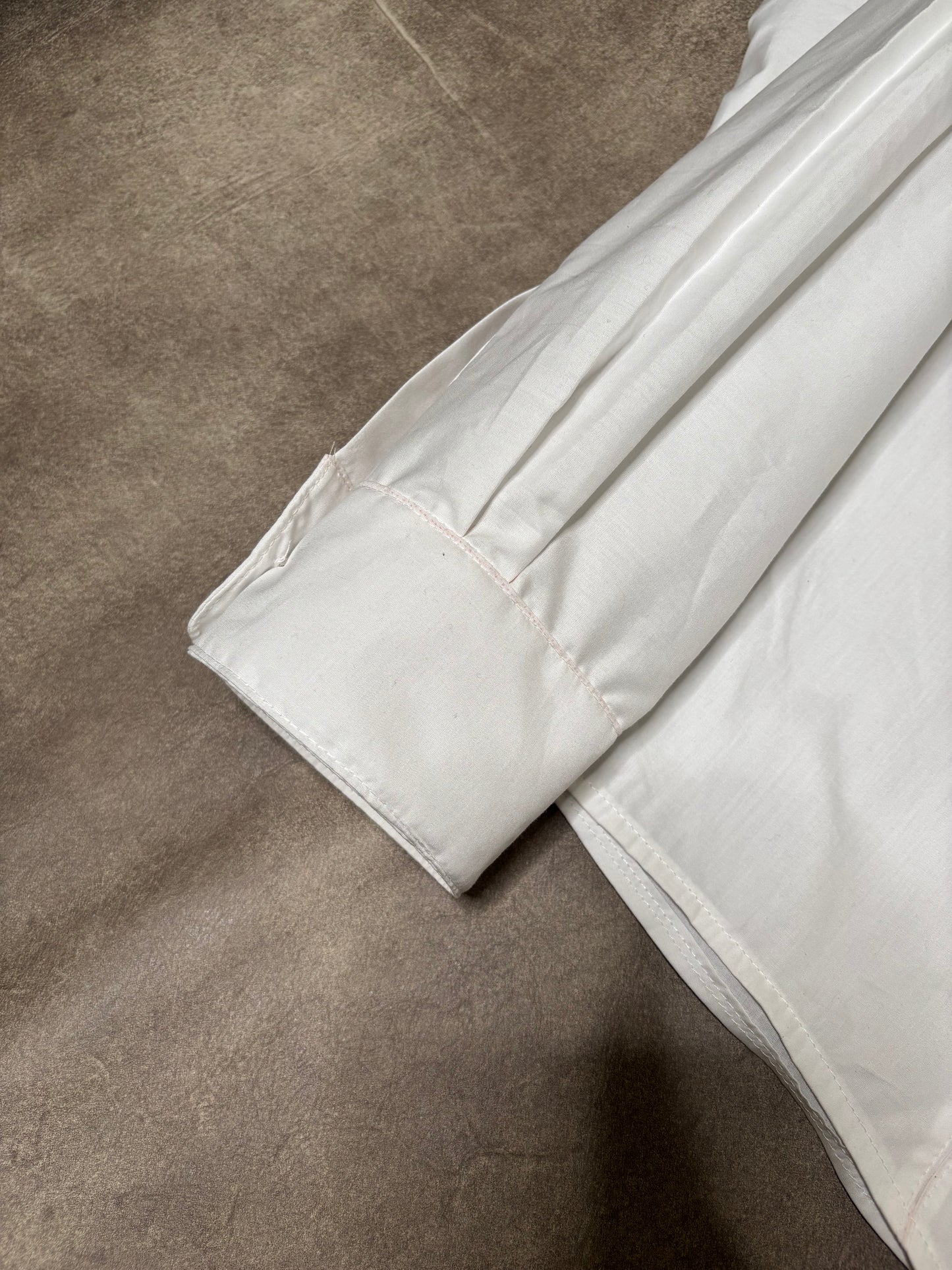 PLEATED BUTTON DOWN - WHITE