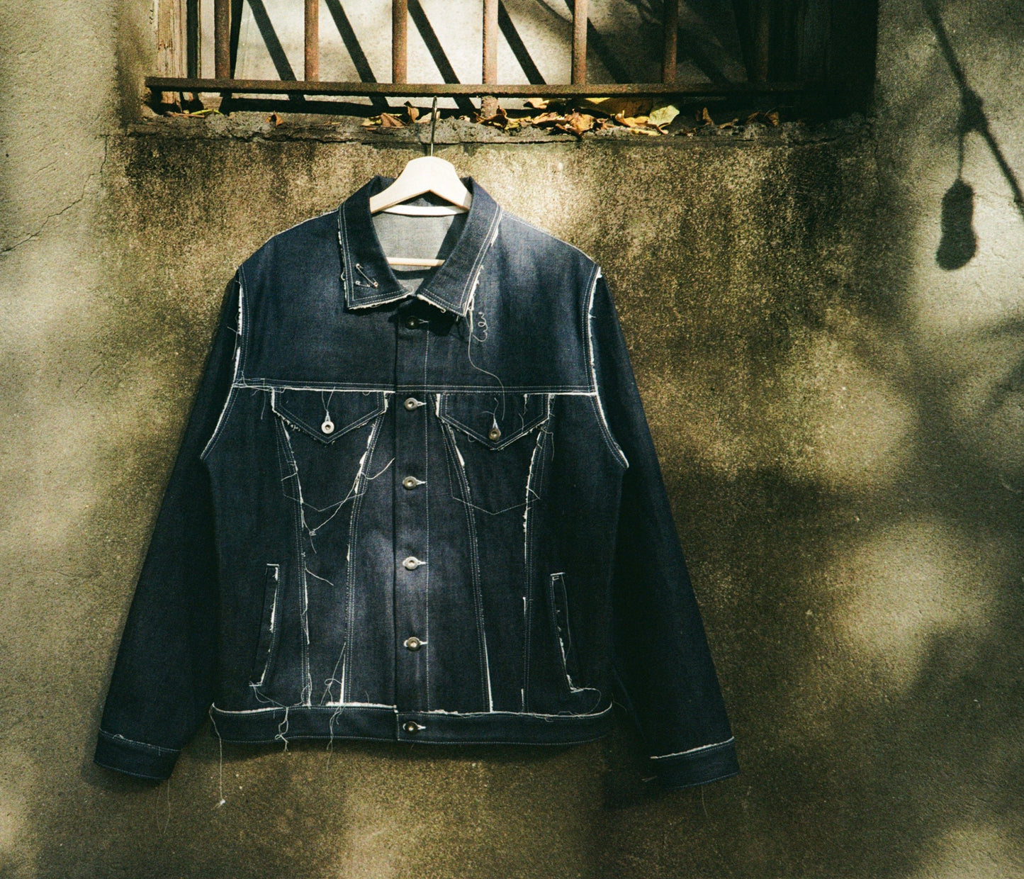 FRAYED DENIM JACKET